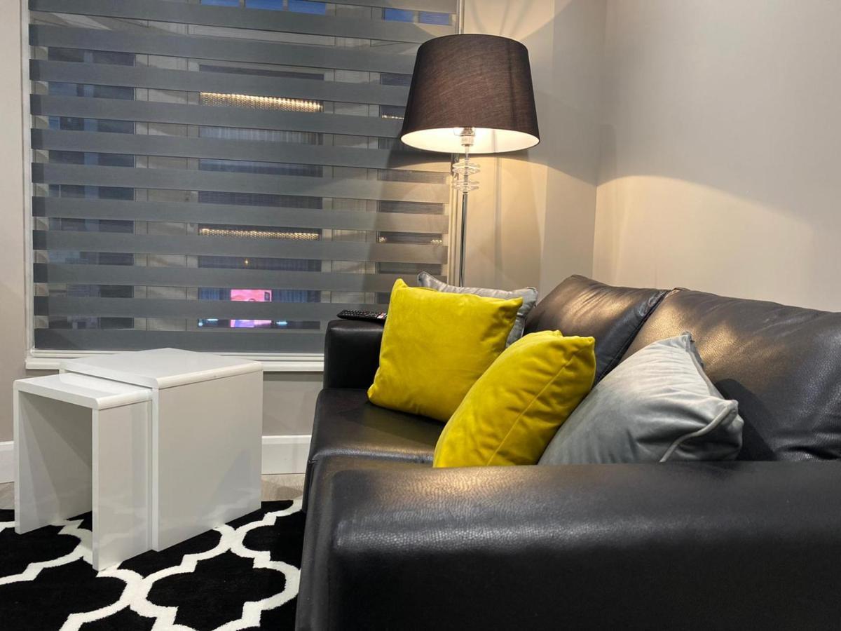 Amazing Central High Street Self Contained Apartments By Syl Watford  Kültér fotó