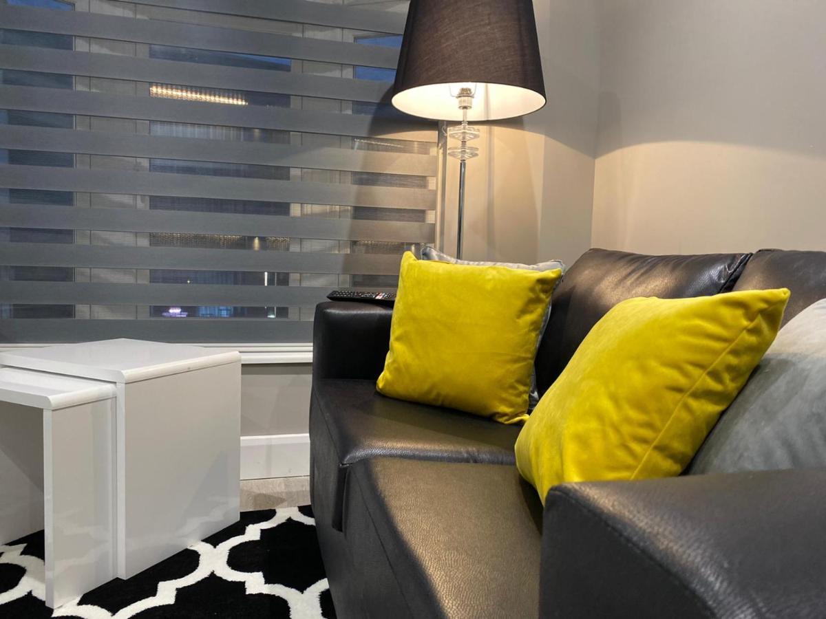 Amazing Central High Street Self Contained Apartments By Syl Watford  Kültér fotó